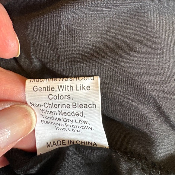 PrettyGarden Black Silky‎ Short Sleeve Lined Dress with Middle Tie Medium NWT - Picture 8 of 8